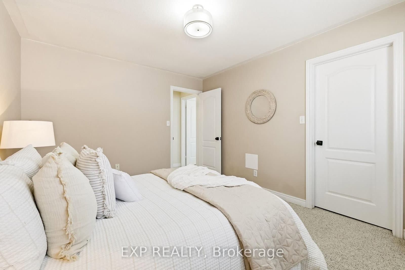 10 McGibbon Blvd, Lindsay - Photo 22 of 40