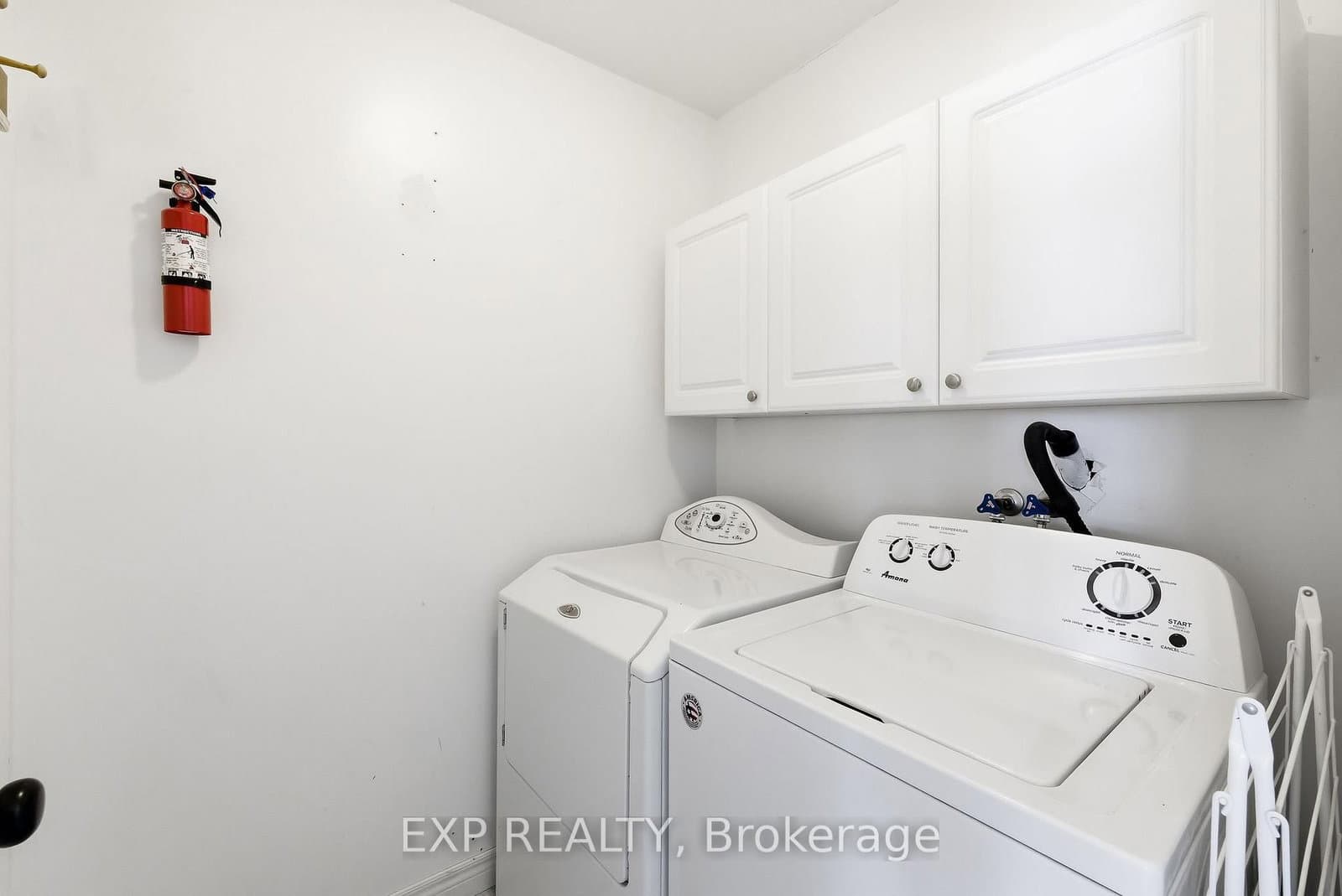 10 McGibbon Blvd, Lindsay - Photo 25 of 40