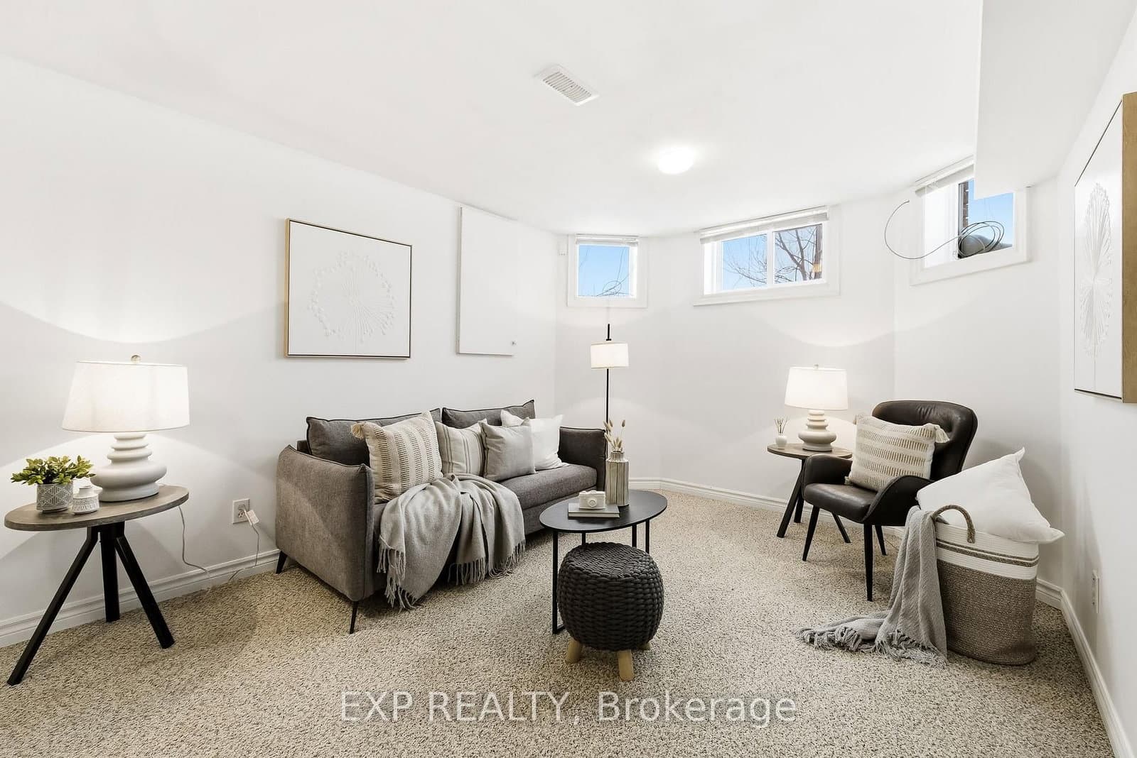 10 McGibbon Blvd, Lindsay - Photo 33 of 40