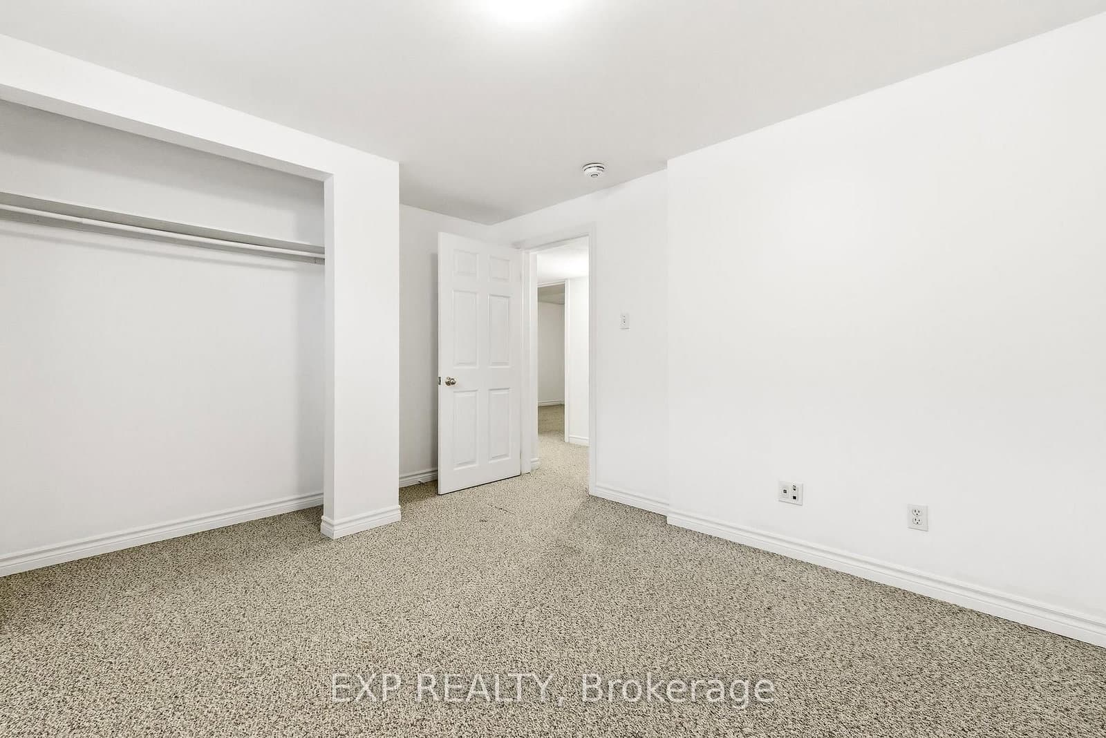 10 McGibbon Blvd, Lindsay - Photo 37 of 40
