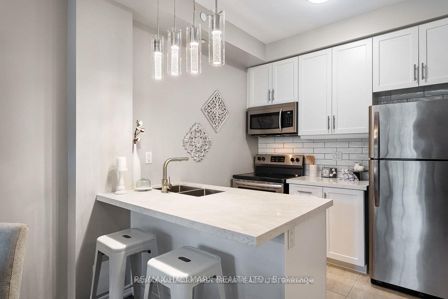 84 Aspen Spring Dr, 103, Bowmanville