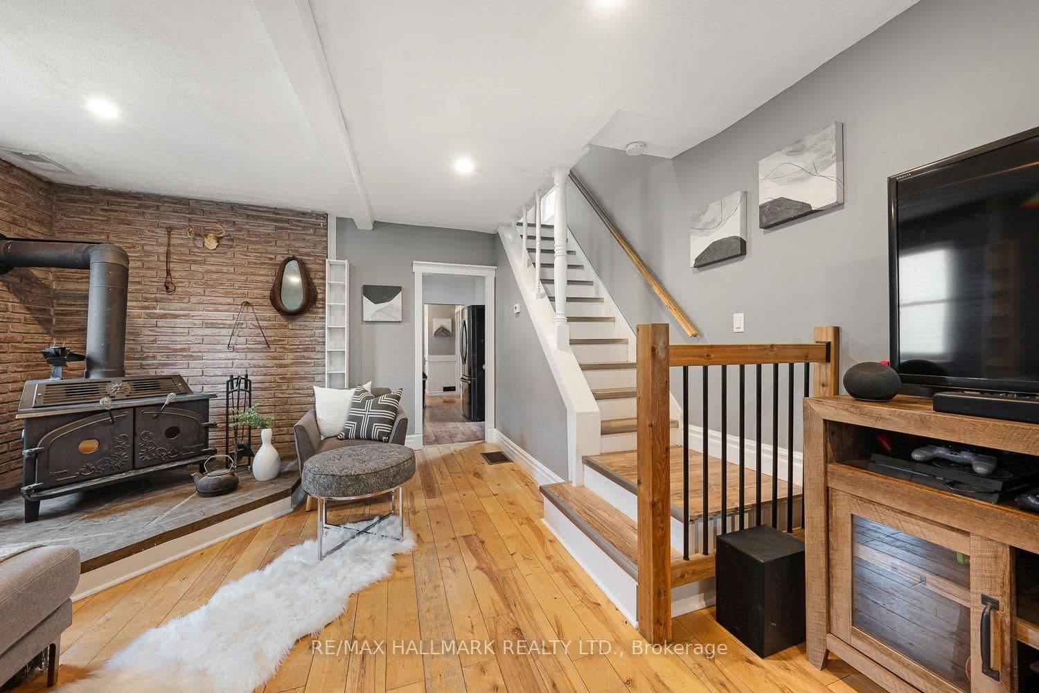 125 Banting Ave, Oshawa - Photo 6 of 40