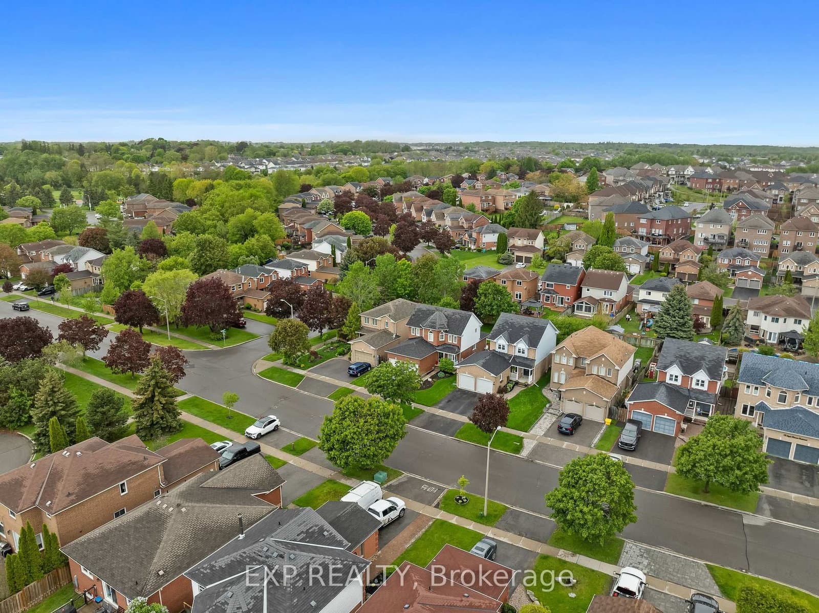 104 Apple Blossom Blvd, Bowmanville - Photo 4 of 40