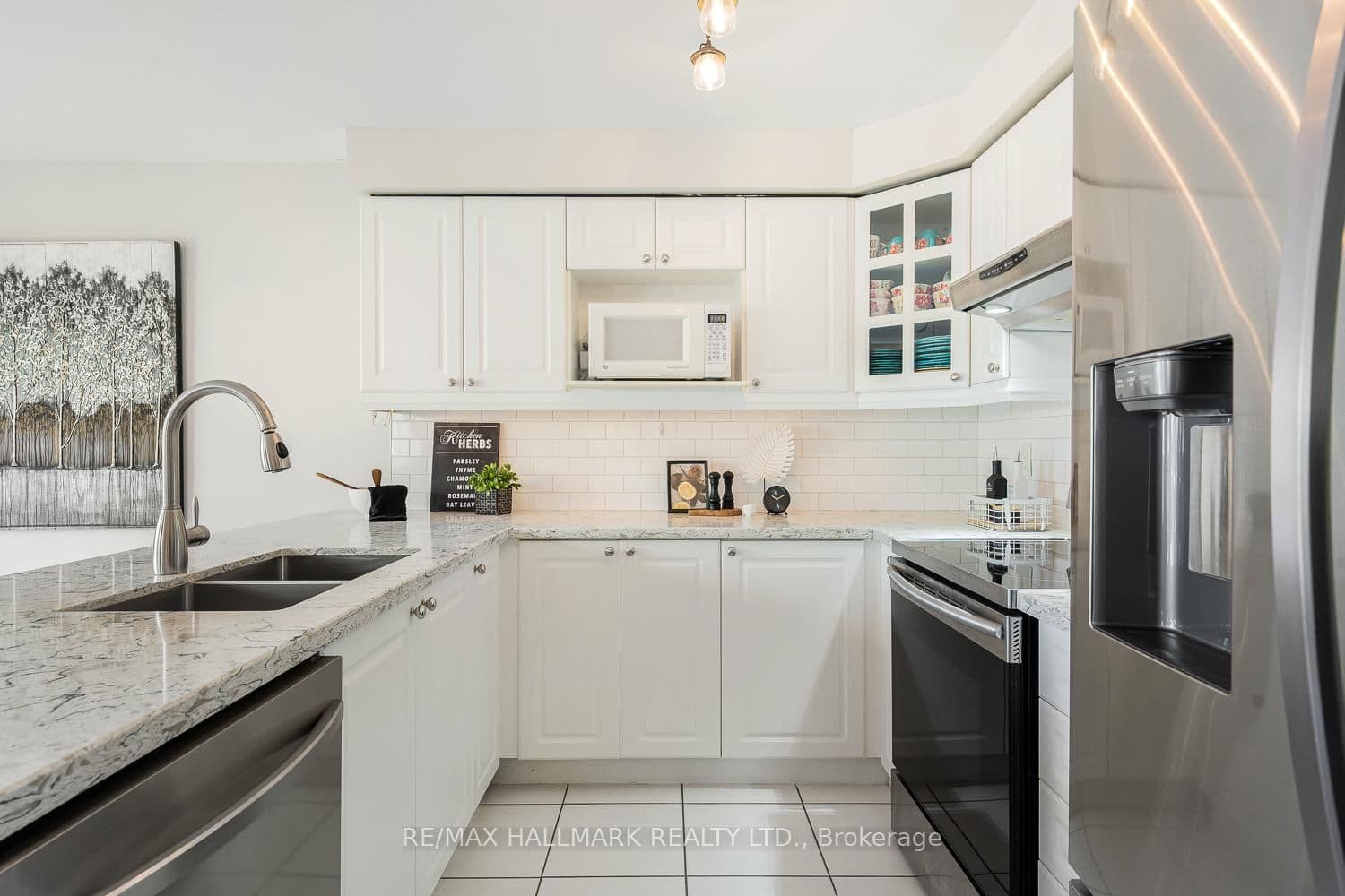 1581 Arborwood Dr, Oshawa - Photo 12 of 40