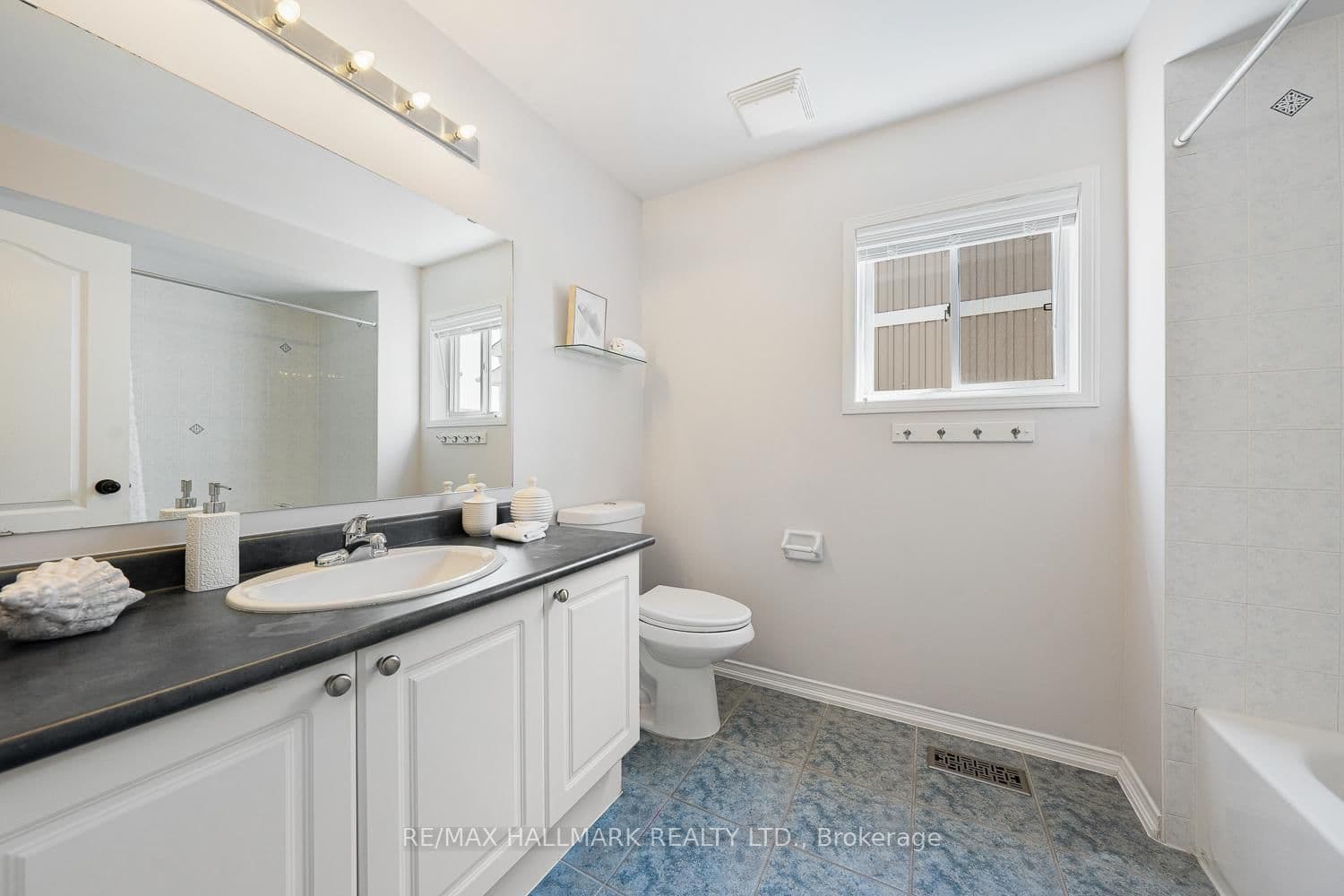 1581 Arborwood Dr, Oshawa - Photo 29 of 40
