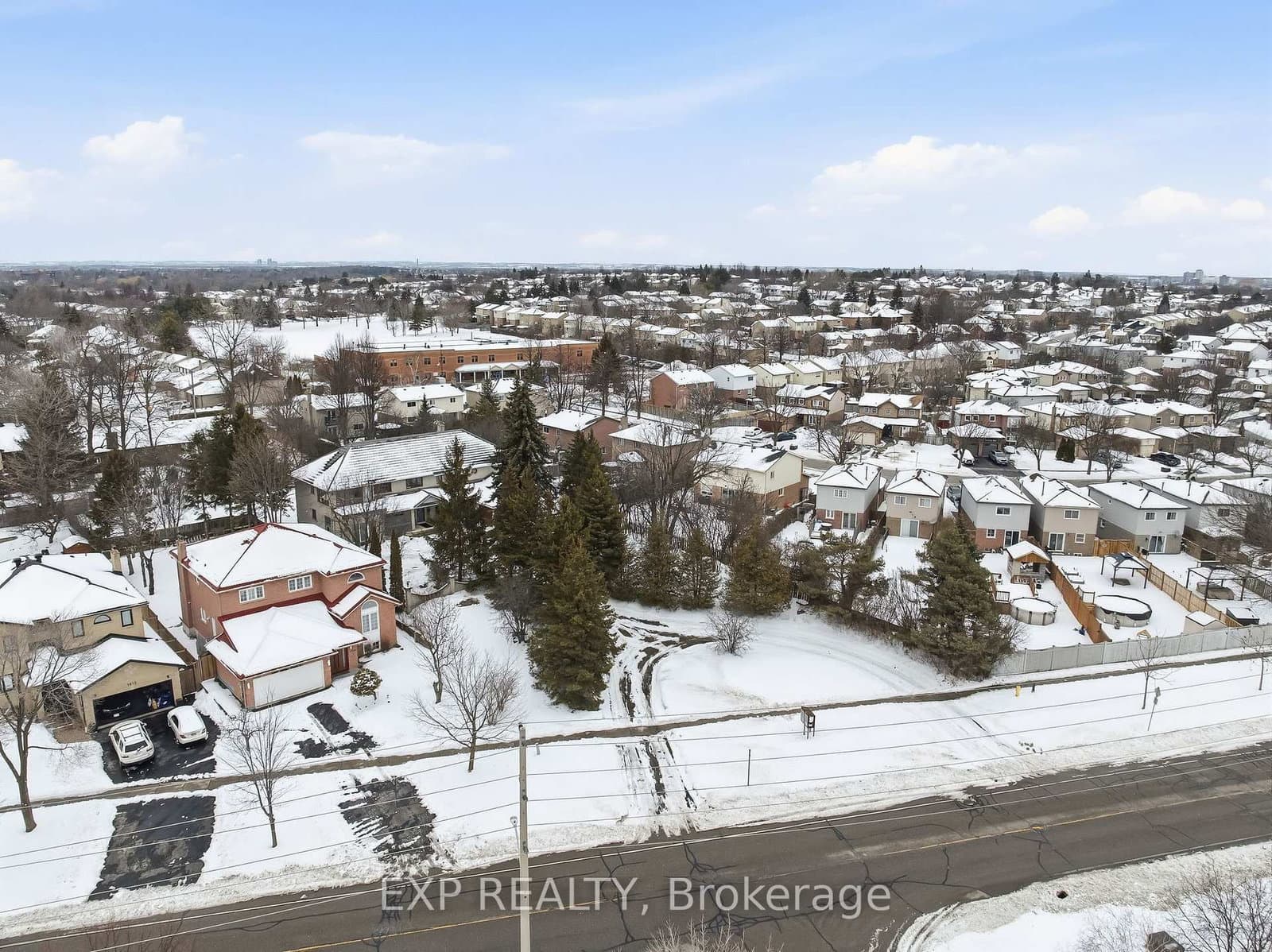 1622 Burns St E, Whitby - Photo 3 of 40
