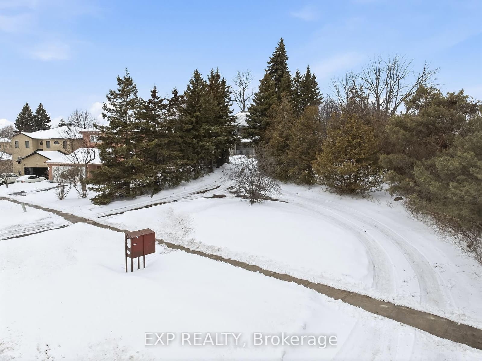 1622 Burns St E, Whitby - Photo 4 of 40