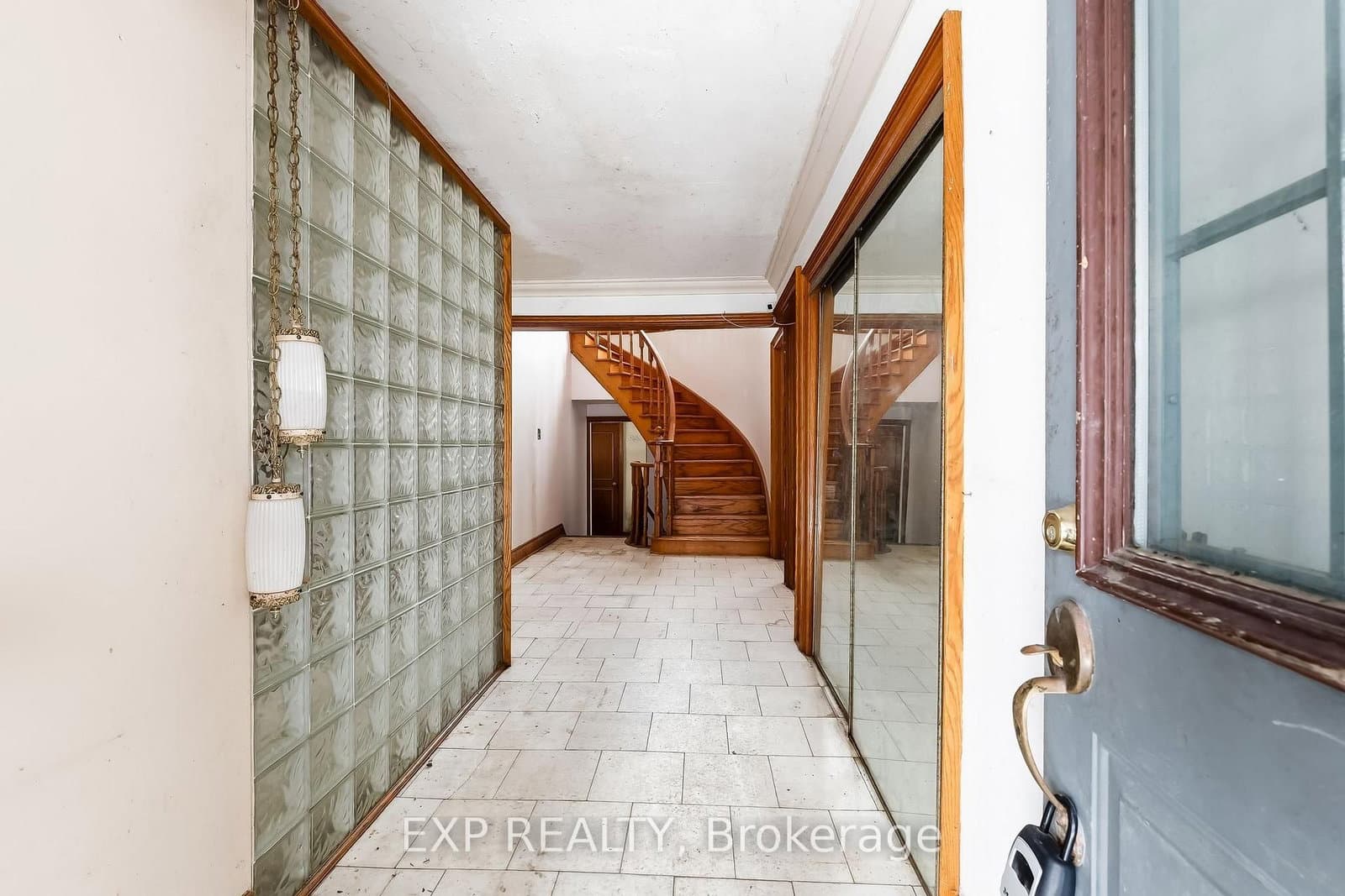 1622 Burns St E, Whitby - Photo 9 of 40