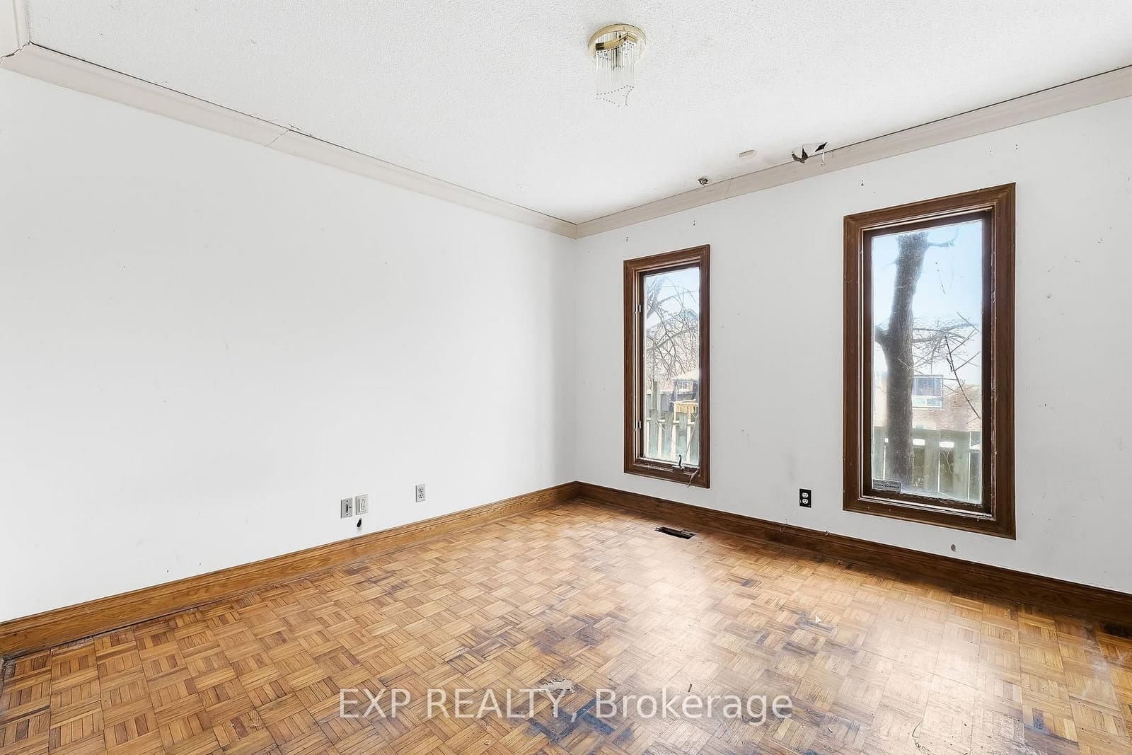 1622 Burns St E, Whitby - Photo 15 of 40