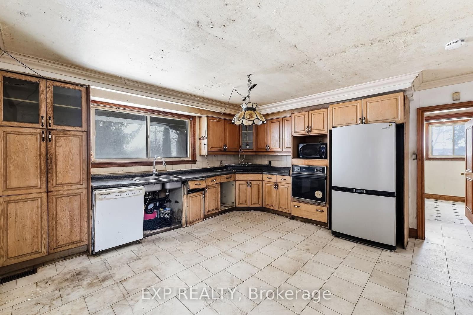 1622 Burns St E, Whitby - Photo 18 of 40
