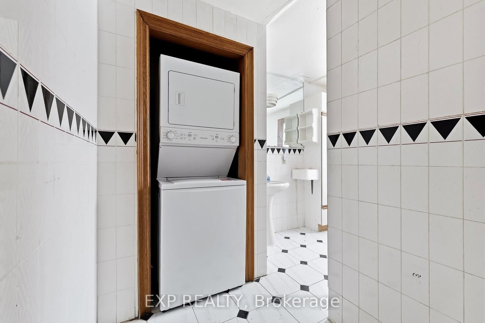 1622 Burns St E, Whitby - Photo 22 of 40