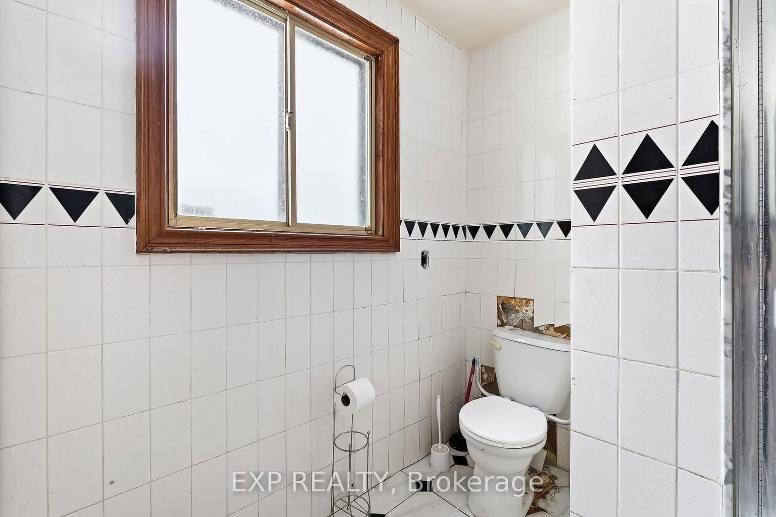 1622 Burns St E, Whitby - Photo 23 of 40