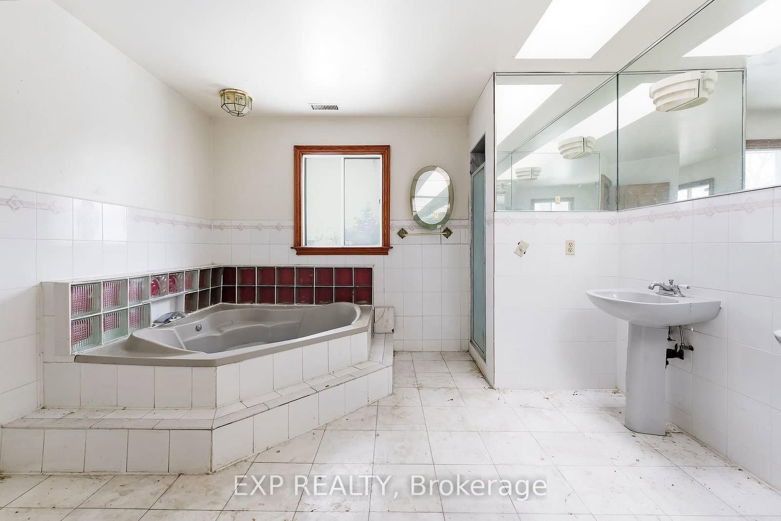 1622 Burns St E, Whitby - Photo 36 of 40