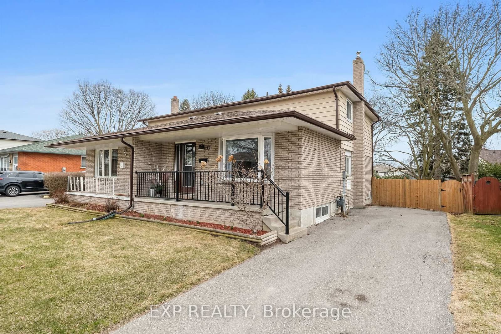 17 Lawrence Cres, Bowmanville - Photo 2 of 40