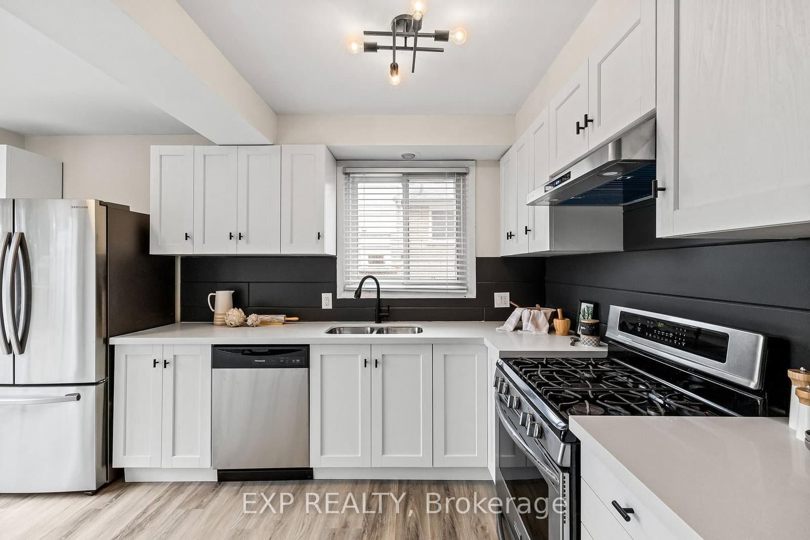 17 Lawrence Cres, Bowmanville - Photo 18 of 40