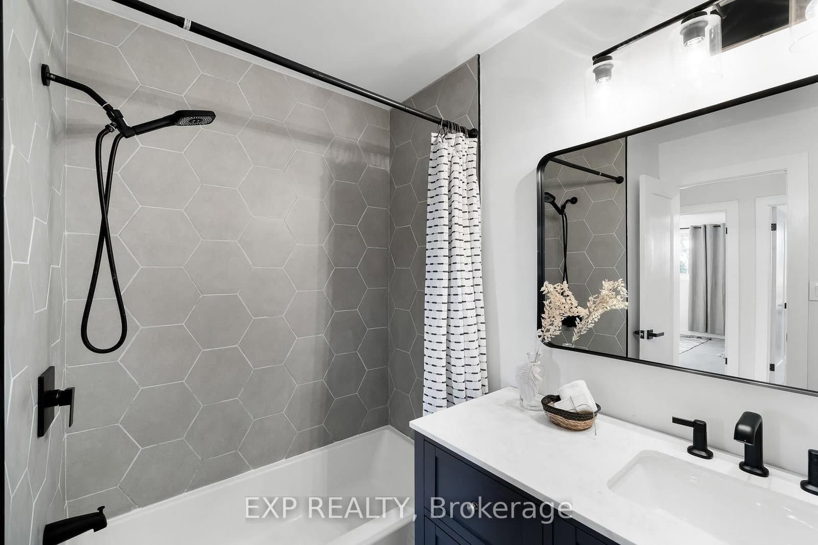17 Lawrence Cres, Bowmanville - Photo 26 of 40
