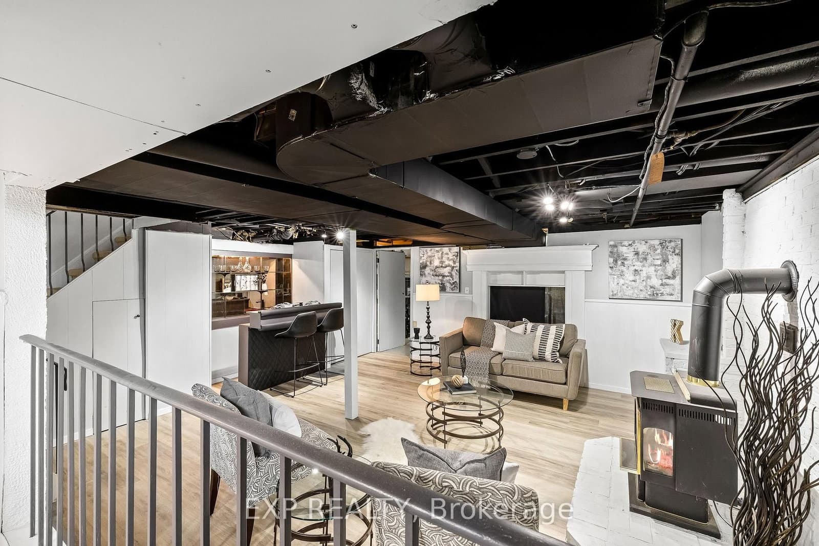 17 Lawrence Cres, Bowmanville - Photo 32 of 40