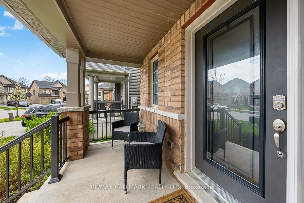 204 South Ocean Dr, Oshawa - Photo 5 of 40