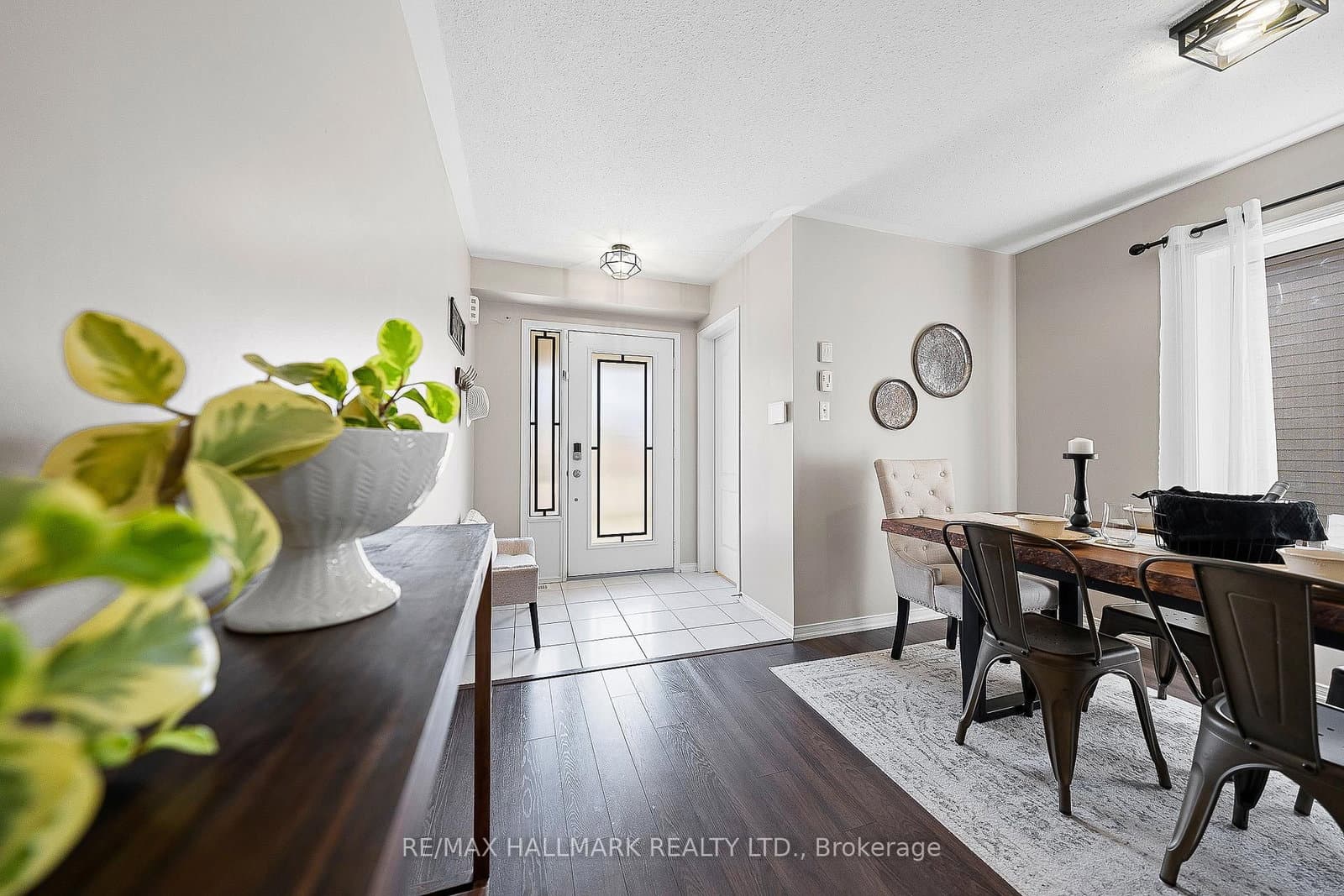204 South Ocean Dr, Oshawa - Photo 8 of 40