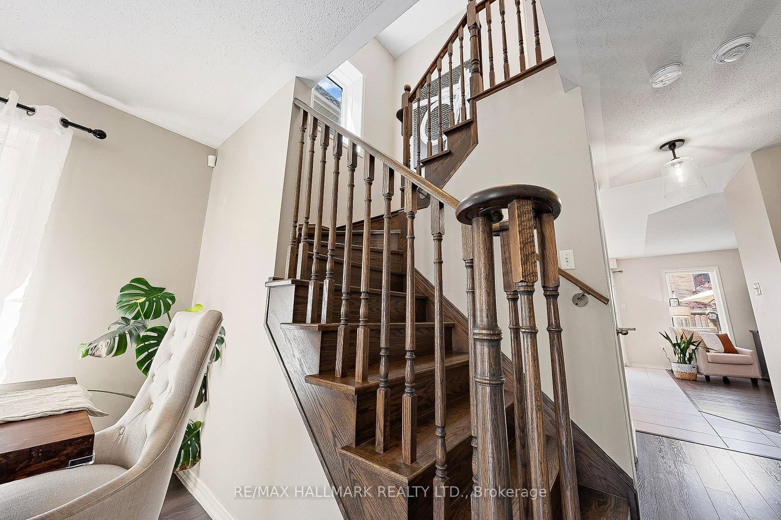 204 South Ocean Dr, Oshawa - Photo 11 of 40
