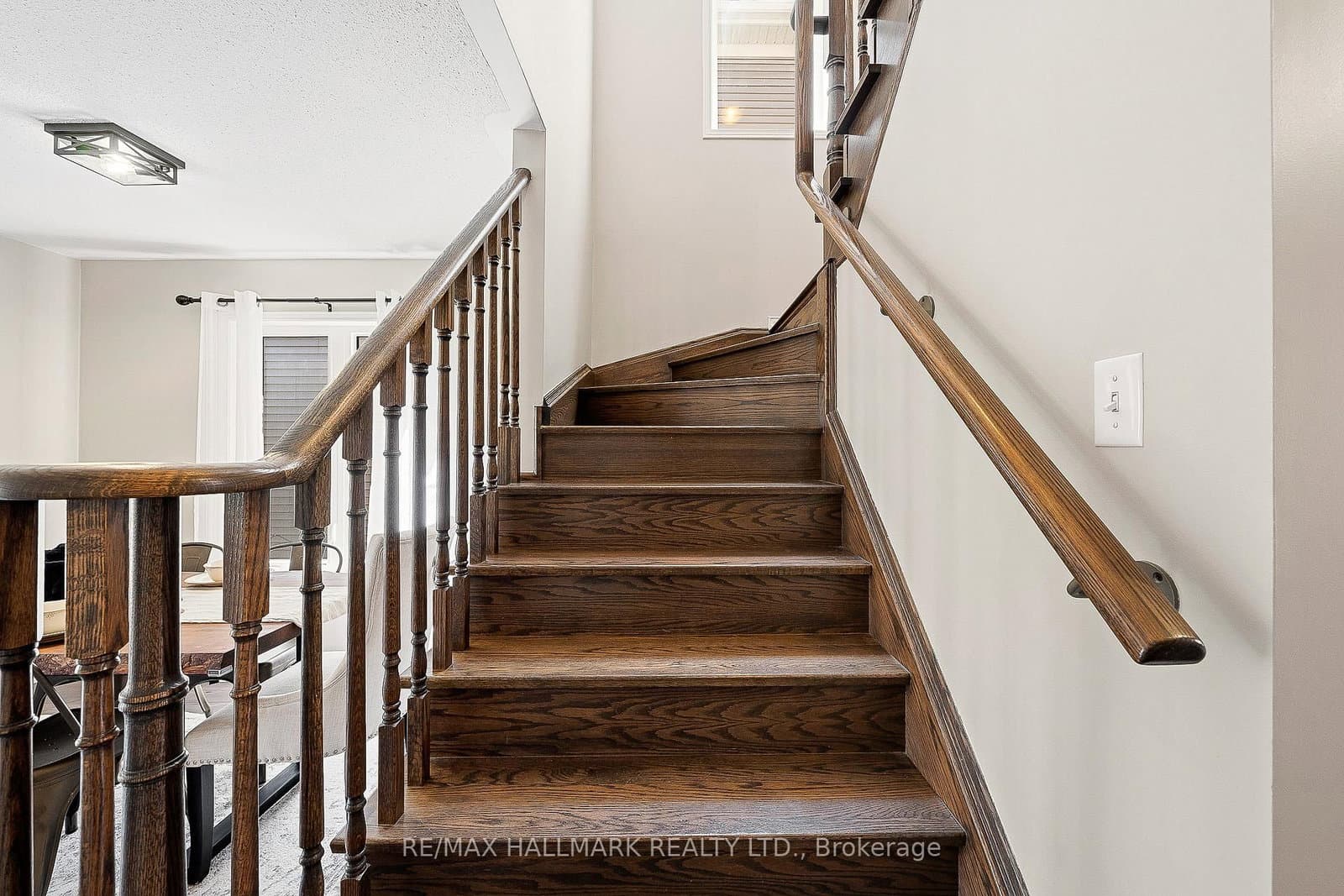 204 South Ocean Dr, Oshawa - Photo 23 of 40