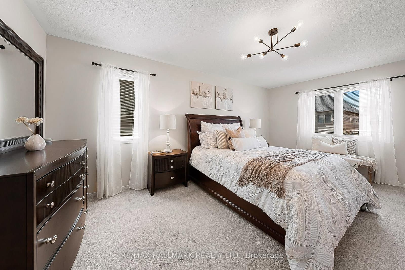 204 South Ocean Dr, Oshawa - Photo 25 of 40
