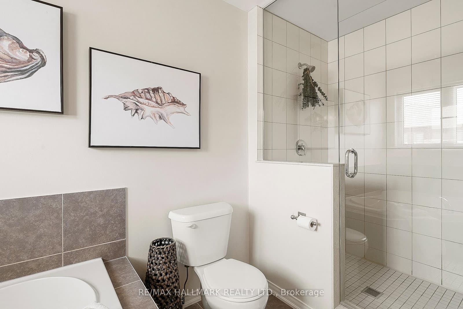 204 South Ocean Dr, Oshawa - Photo 30 of 40