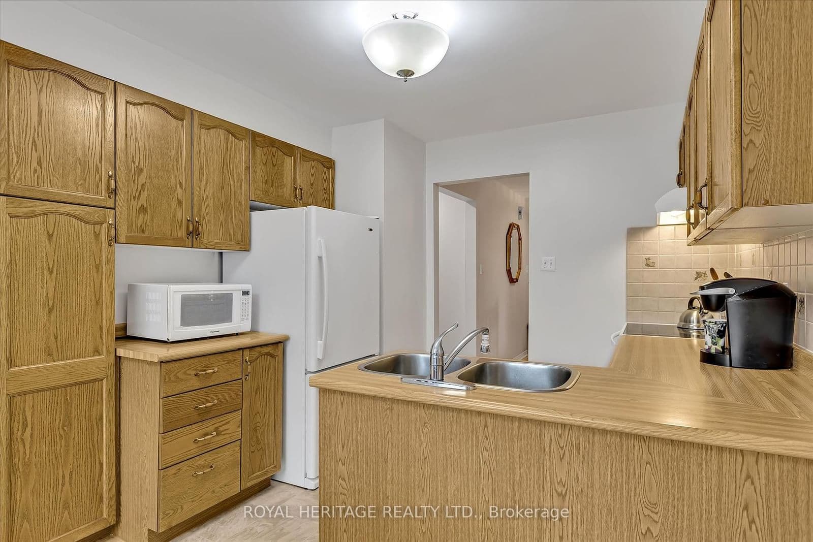 21 Cedar Cres, Kawartha Lakes - Photo 2 of 19