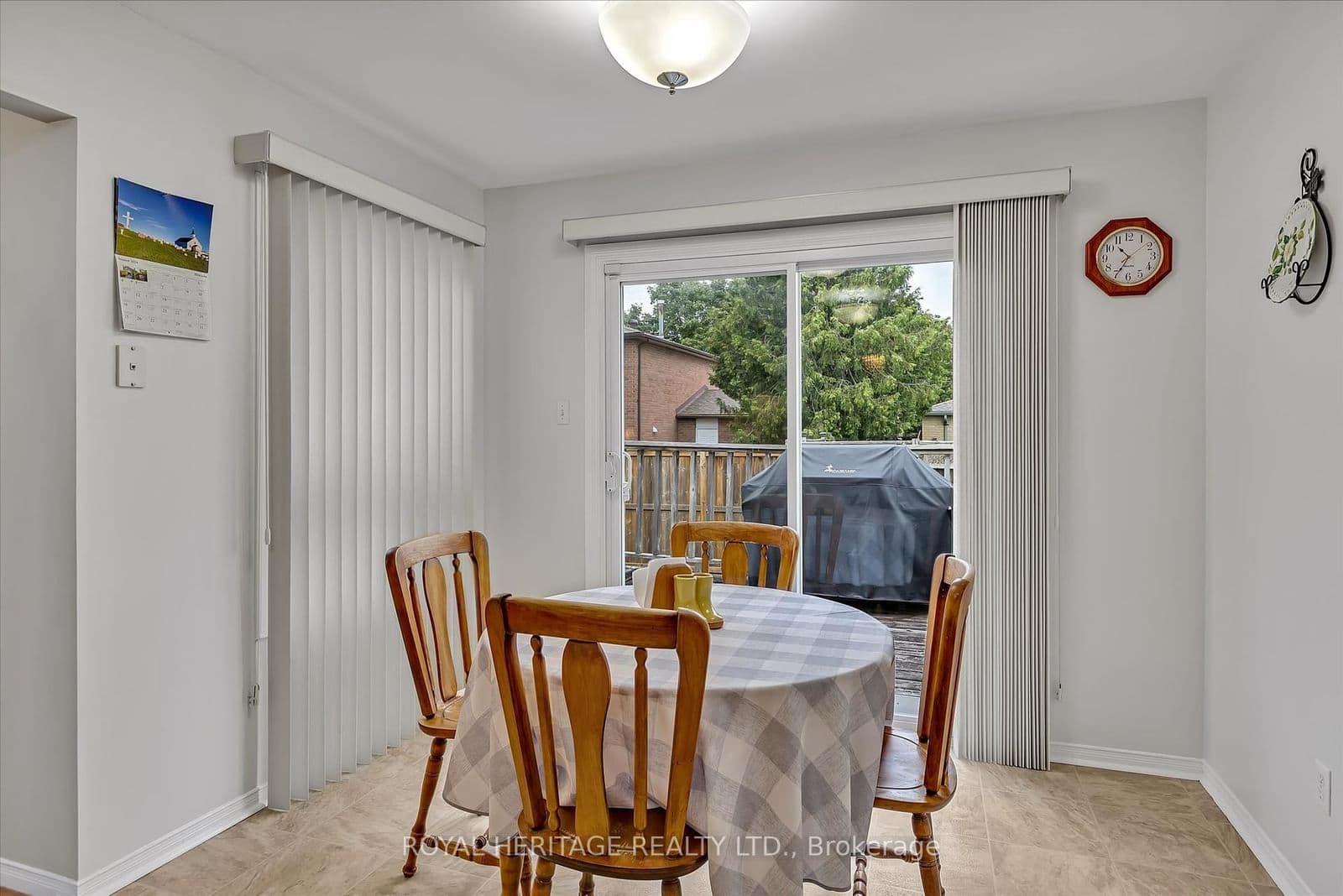21 Cedar Cres, Kawartha Lakes - Photo 3 of 19