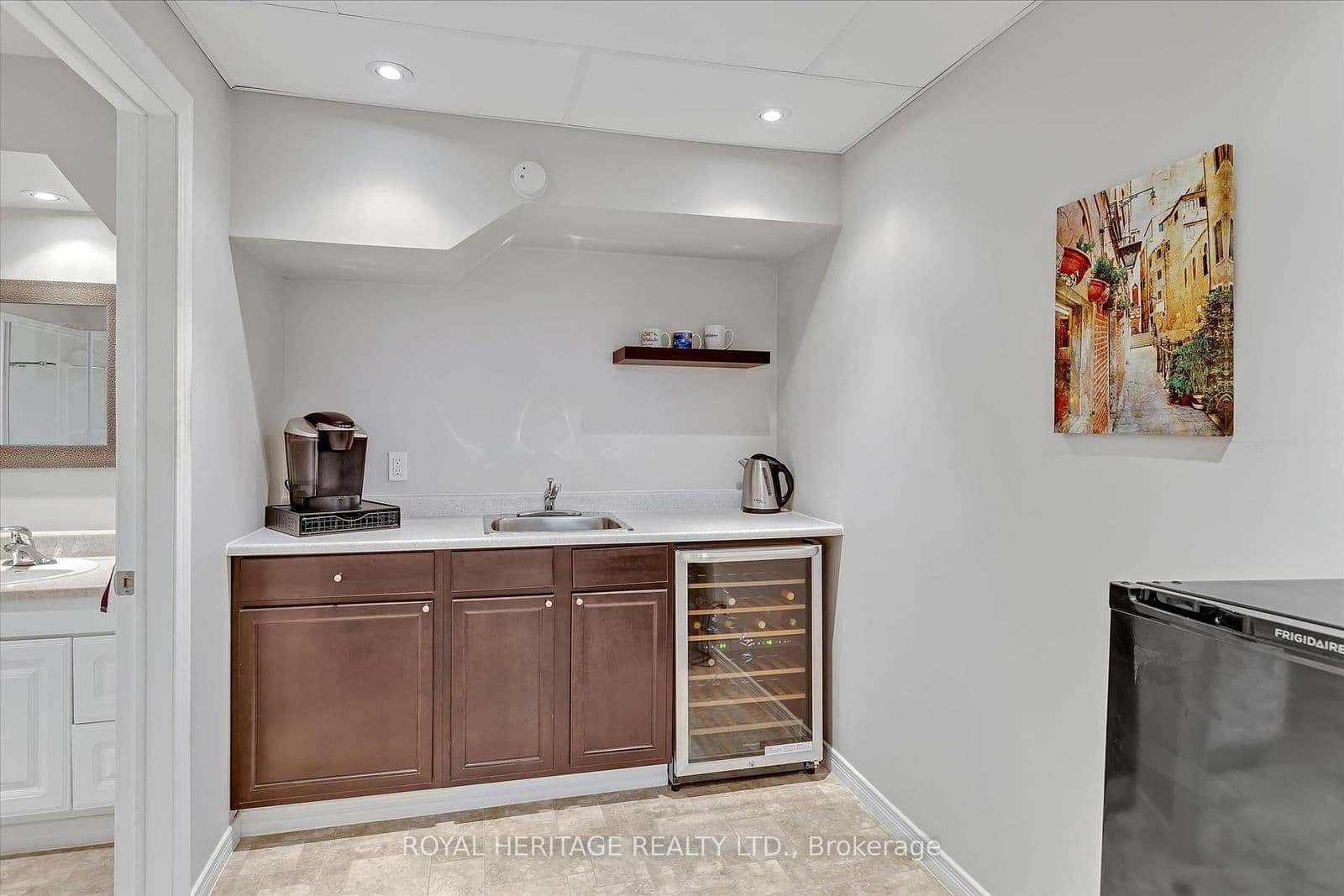 21 Cedar Cres, Kawartha Lakes - Photo 8 of 19