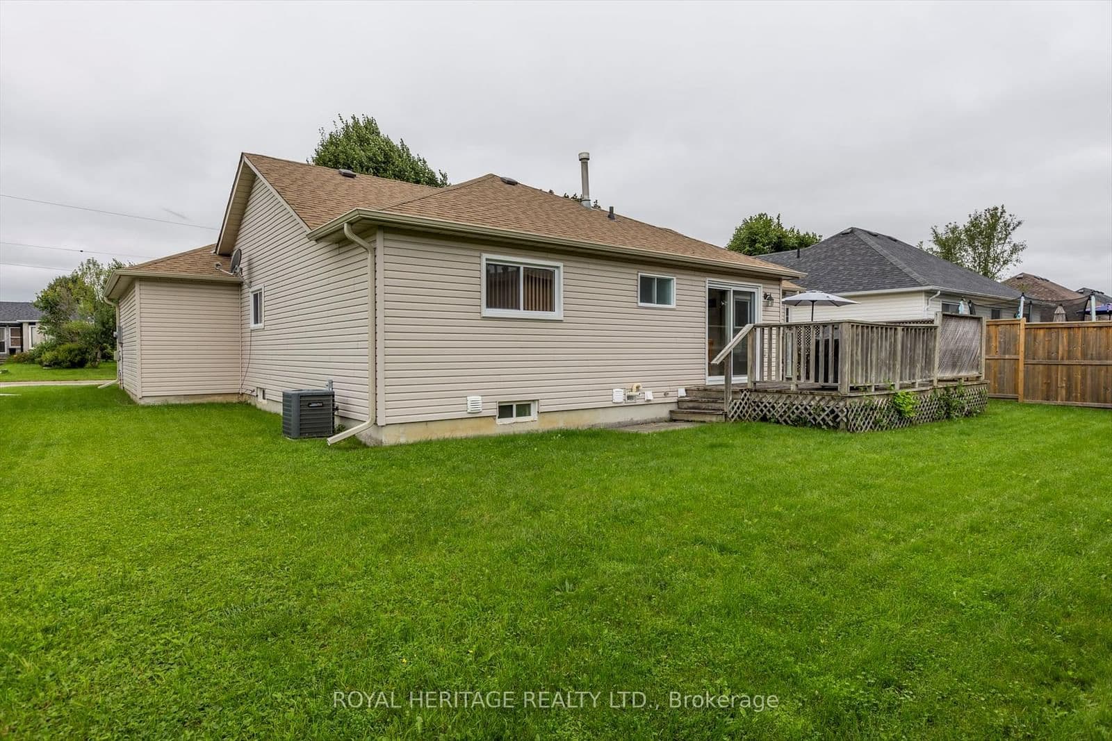 21 Cedar Cres, Kawartha Lakes - Photo 17 of 19