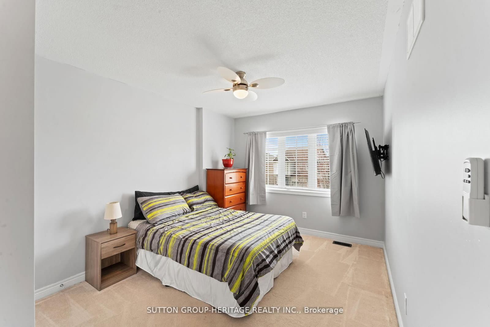 23 Arnold Johnston St, Courtice - Photo 21 of 38
