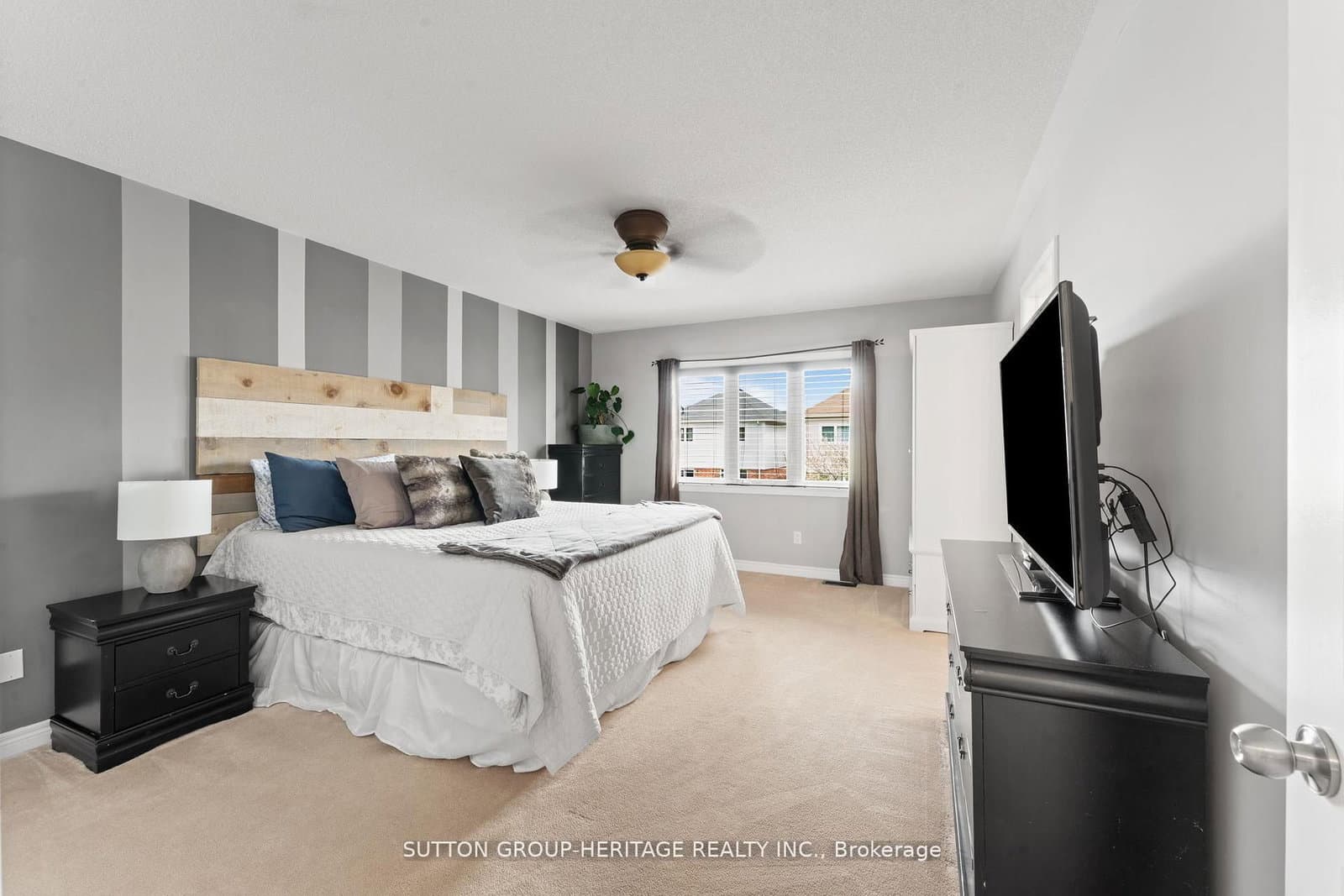 23 Arnold Johnston St, Courtice - Photo 24 of 38