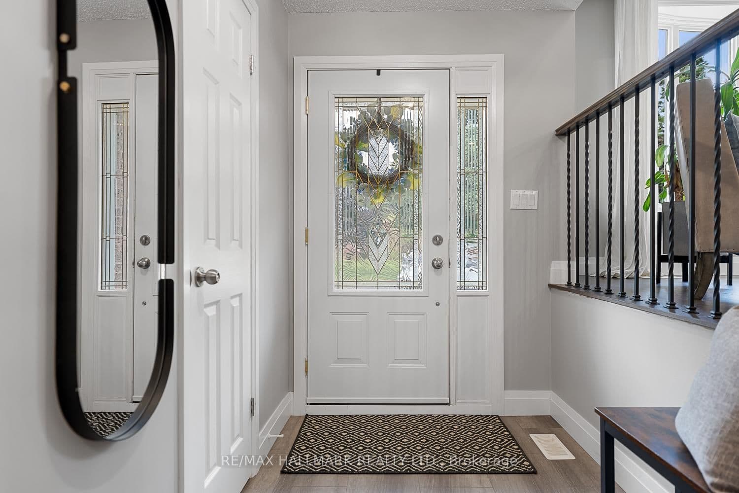 23 Spry Ave, Bowmanville - Photo 4 of 40