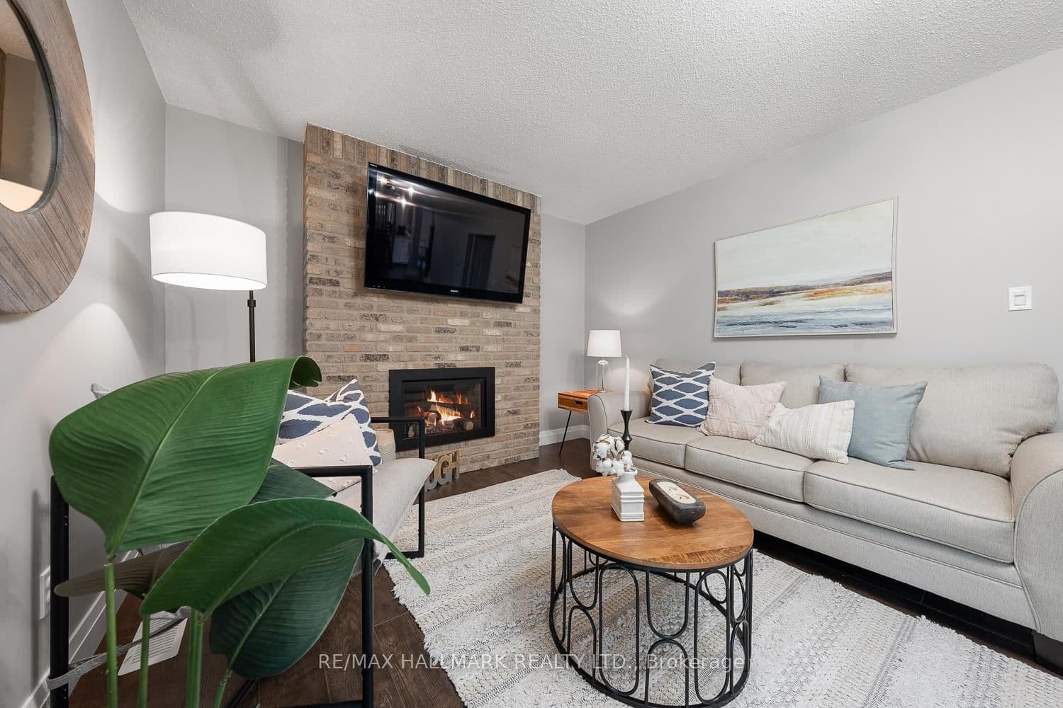 23 Spry Ave, Bowmanville - Photo 7 of 40