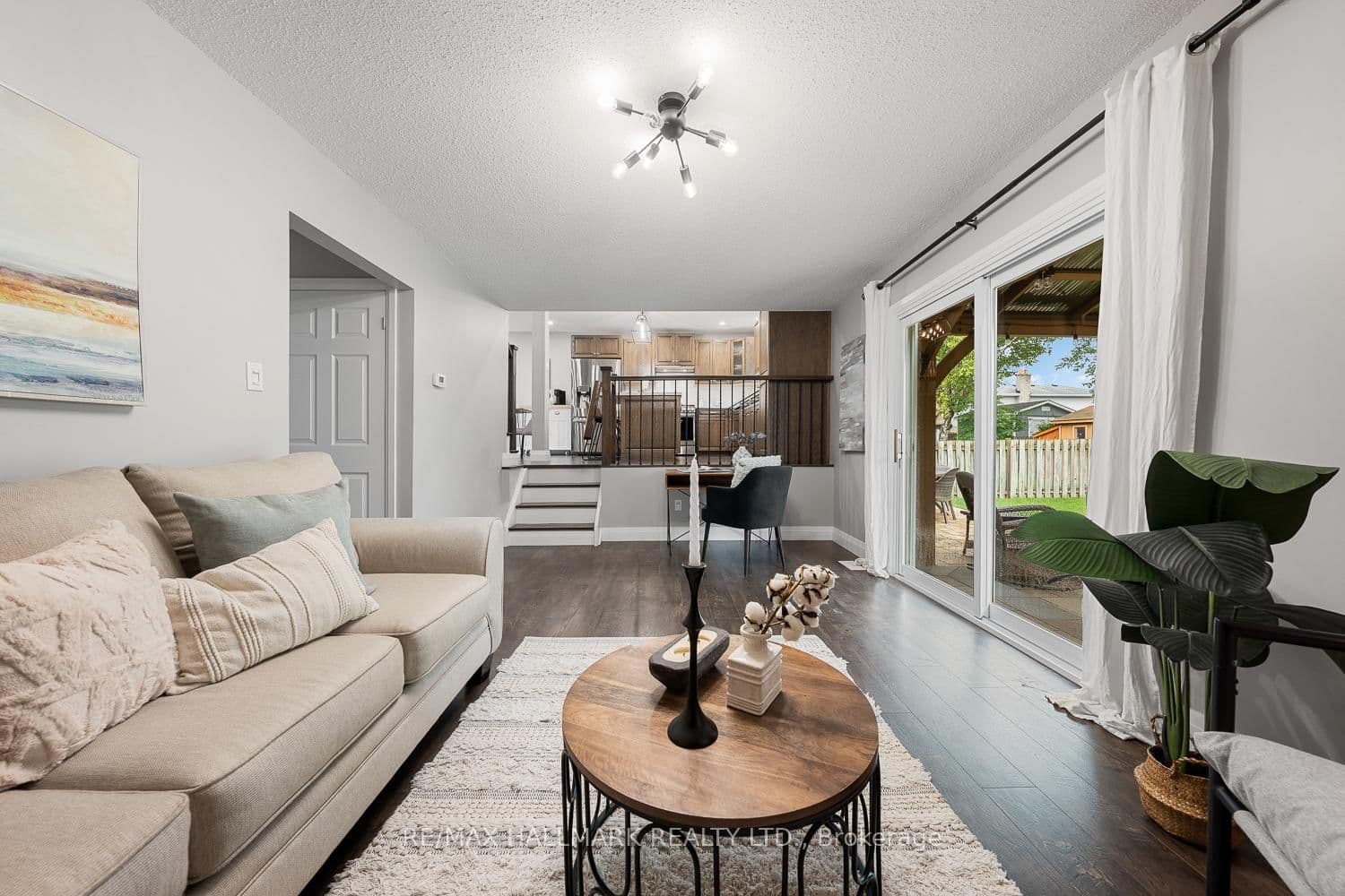 23 Spry Ave, Bowmanville - Photo 8 of 40