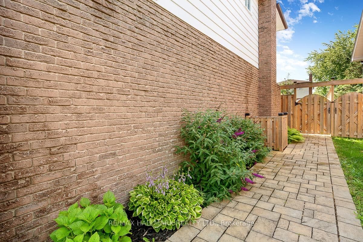 23 Spry Ave, Bowmanville - Photo 37 of 40