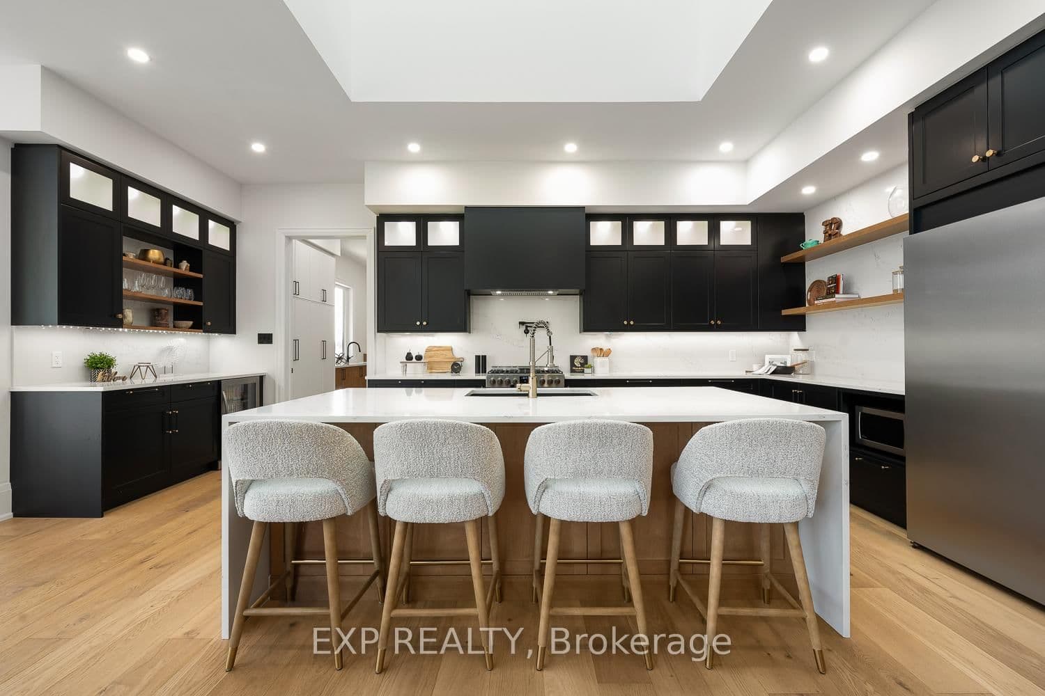 25 Franklin Cres, Whitby - Photo 10 of 40