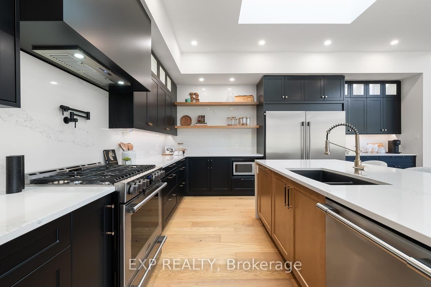 25 Franklin Cres, Whitby - Photo 11 of 40