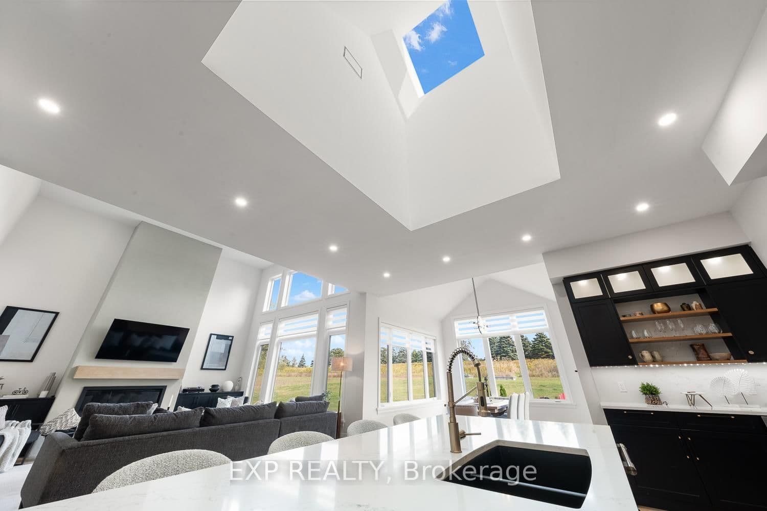 25 Franklin Cres, Whitby - Photo 12 of 40
