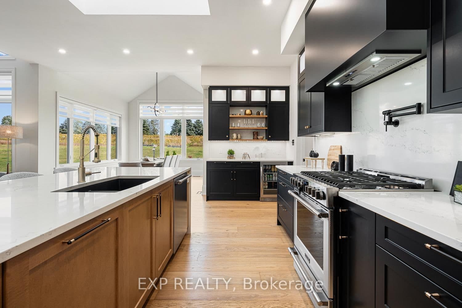25 Franklin Cres, Whitby - Photo 13 of 40