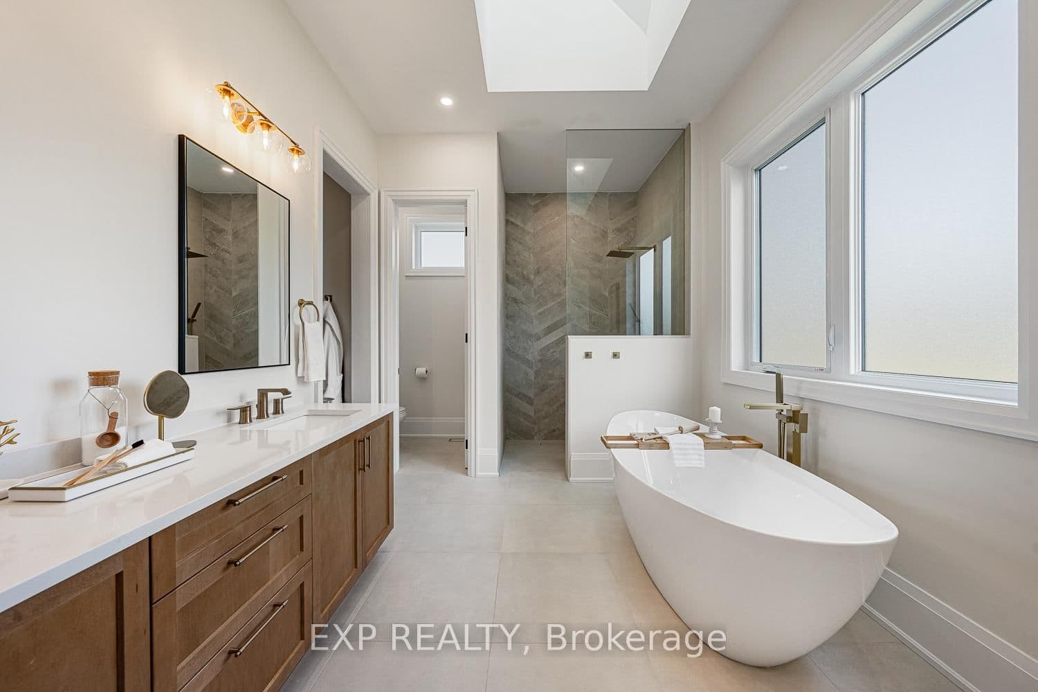 25 Franklin Cres, Whitby - Photo 23 of 40