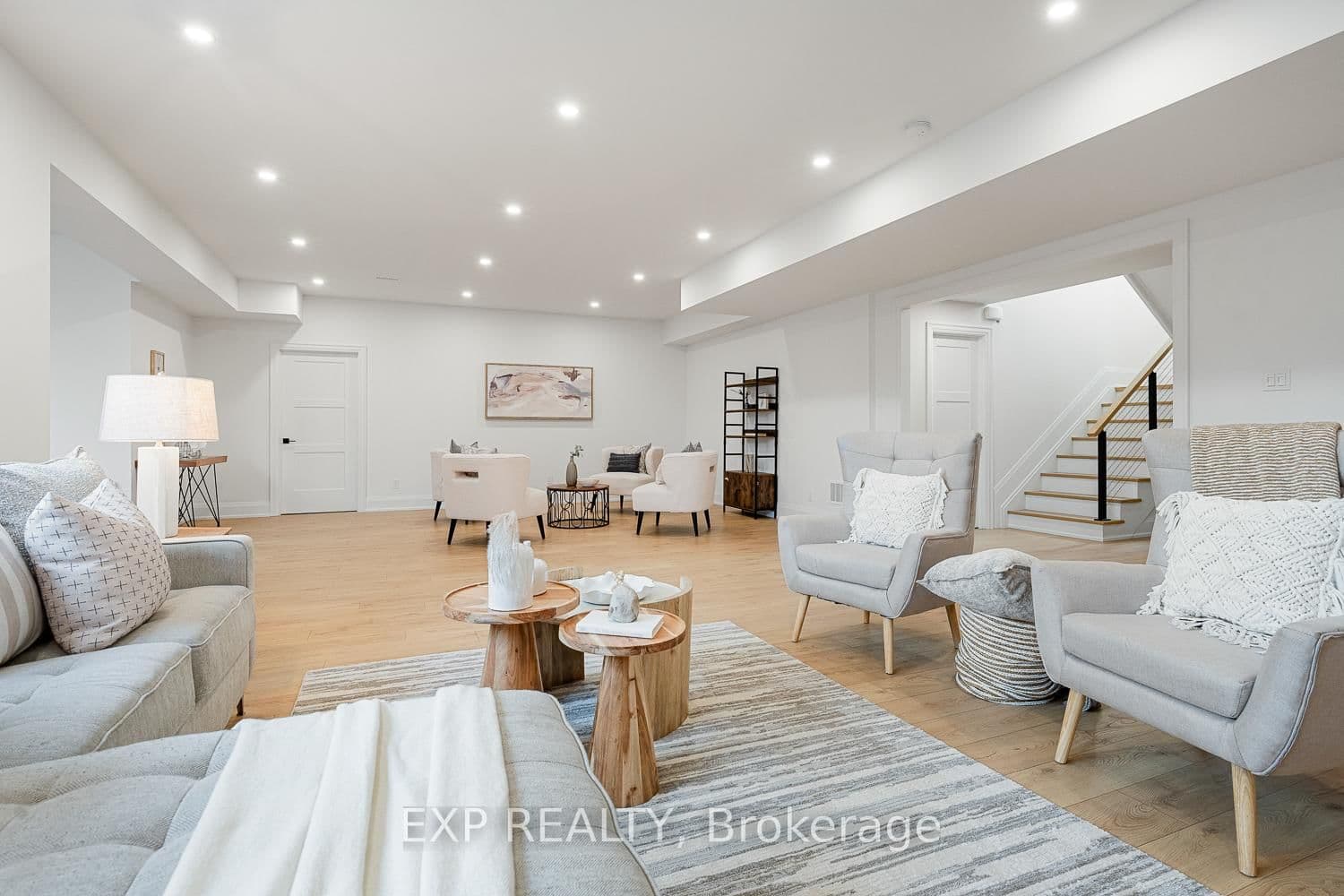 25 Franklin Cres, Whitby - Photo 33 of 40
