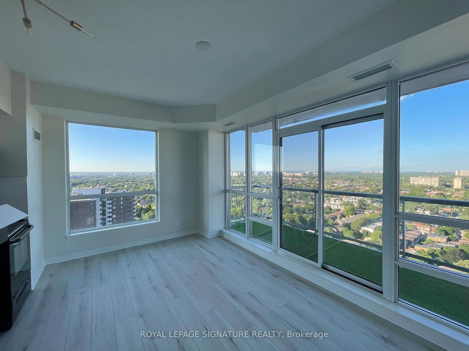 2505-30 Herons Hill Way, Toronto - Photo 16 of 35