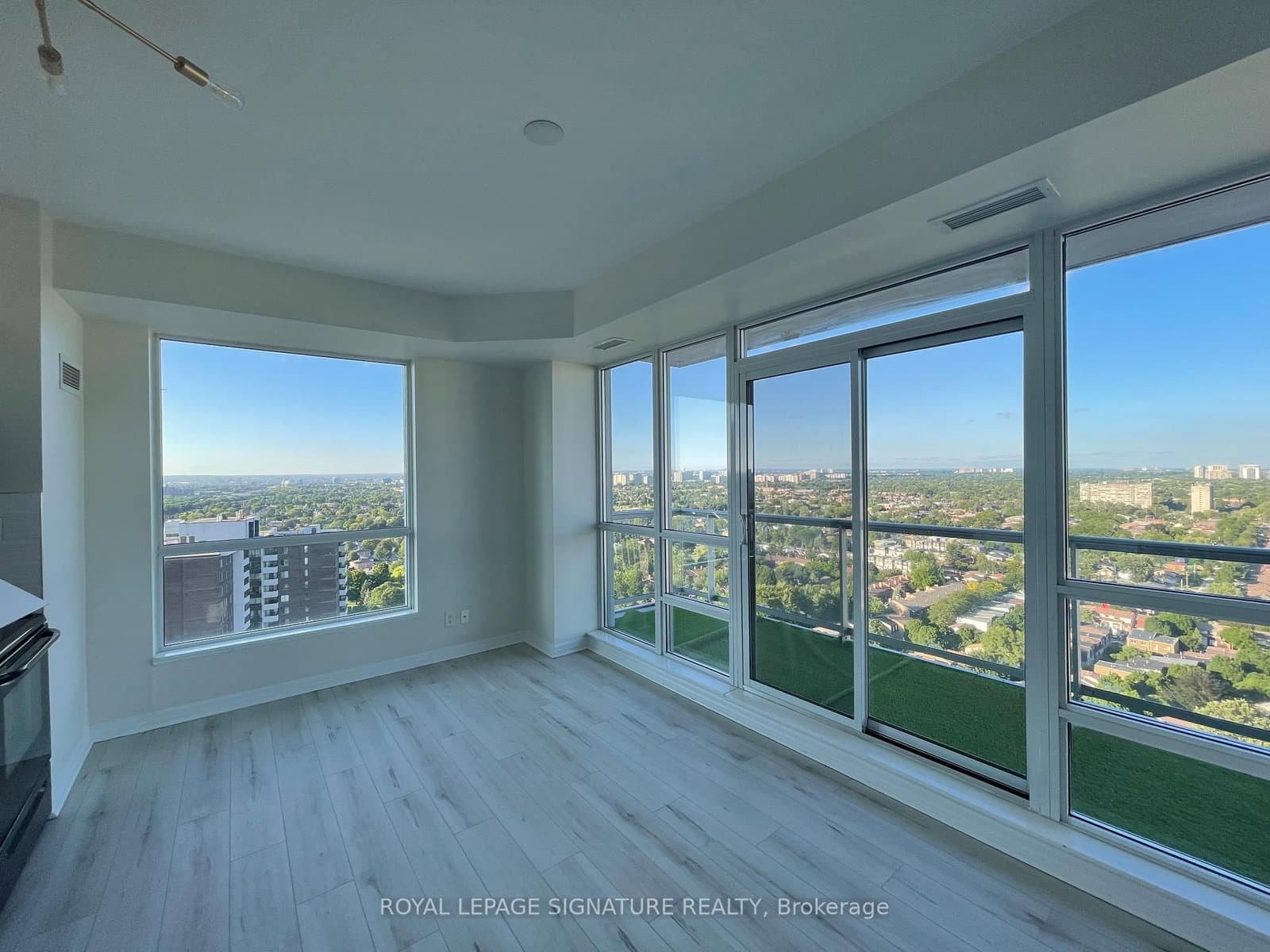 2505-30 Herons Hill Way, Toronto - Photo 18 of 35