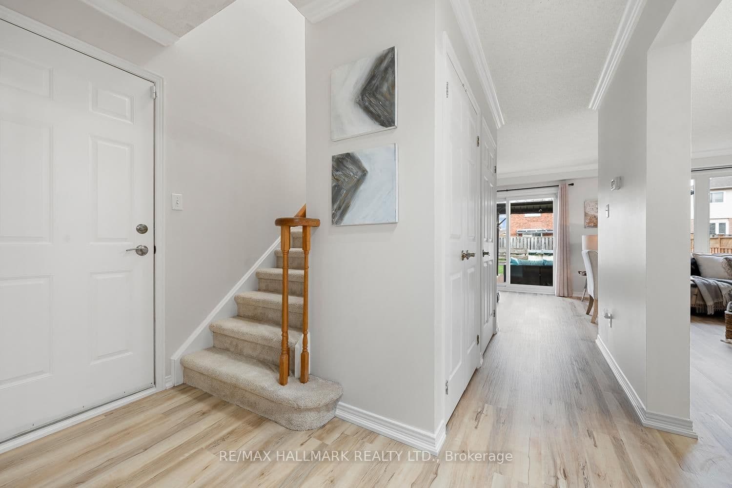 26 Arran Crt, Courtice - Photo 9 of 40