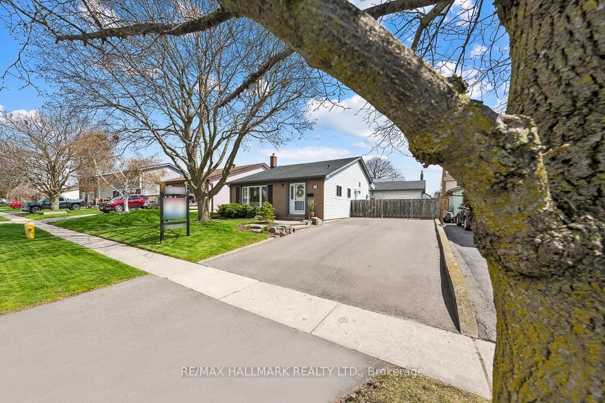 27 Roser Cres, Bowmanville - Photo 2 of 40