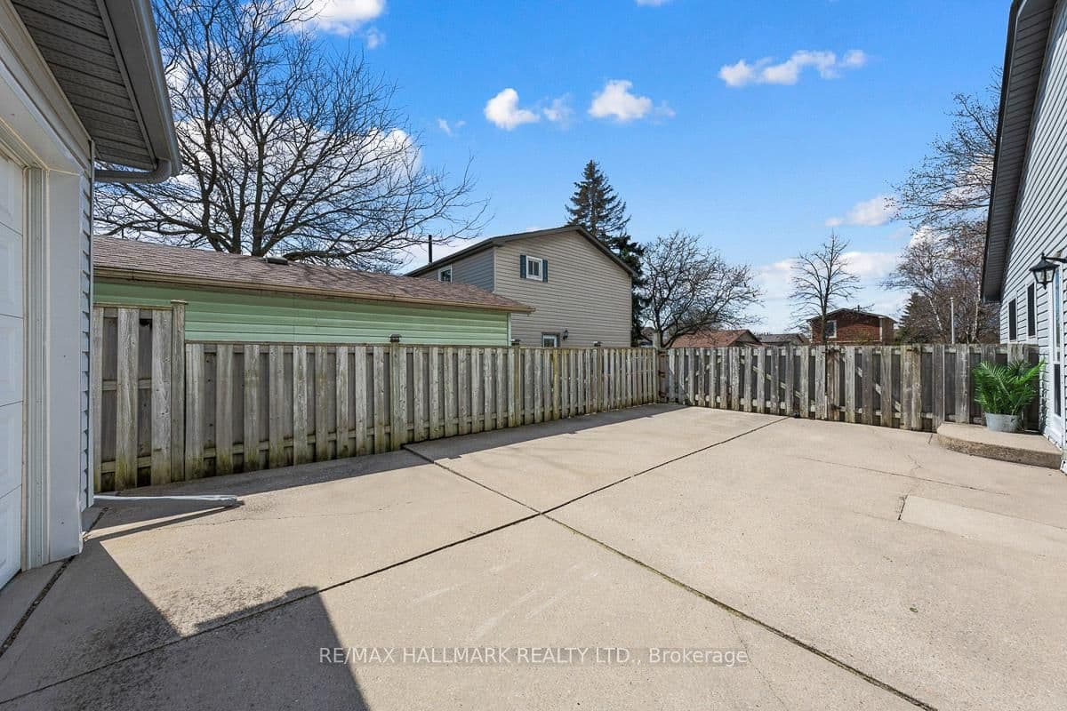 27 Roser Cres, Bowmanville - Photo 34 of 40