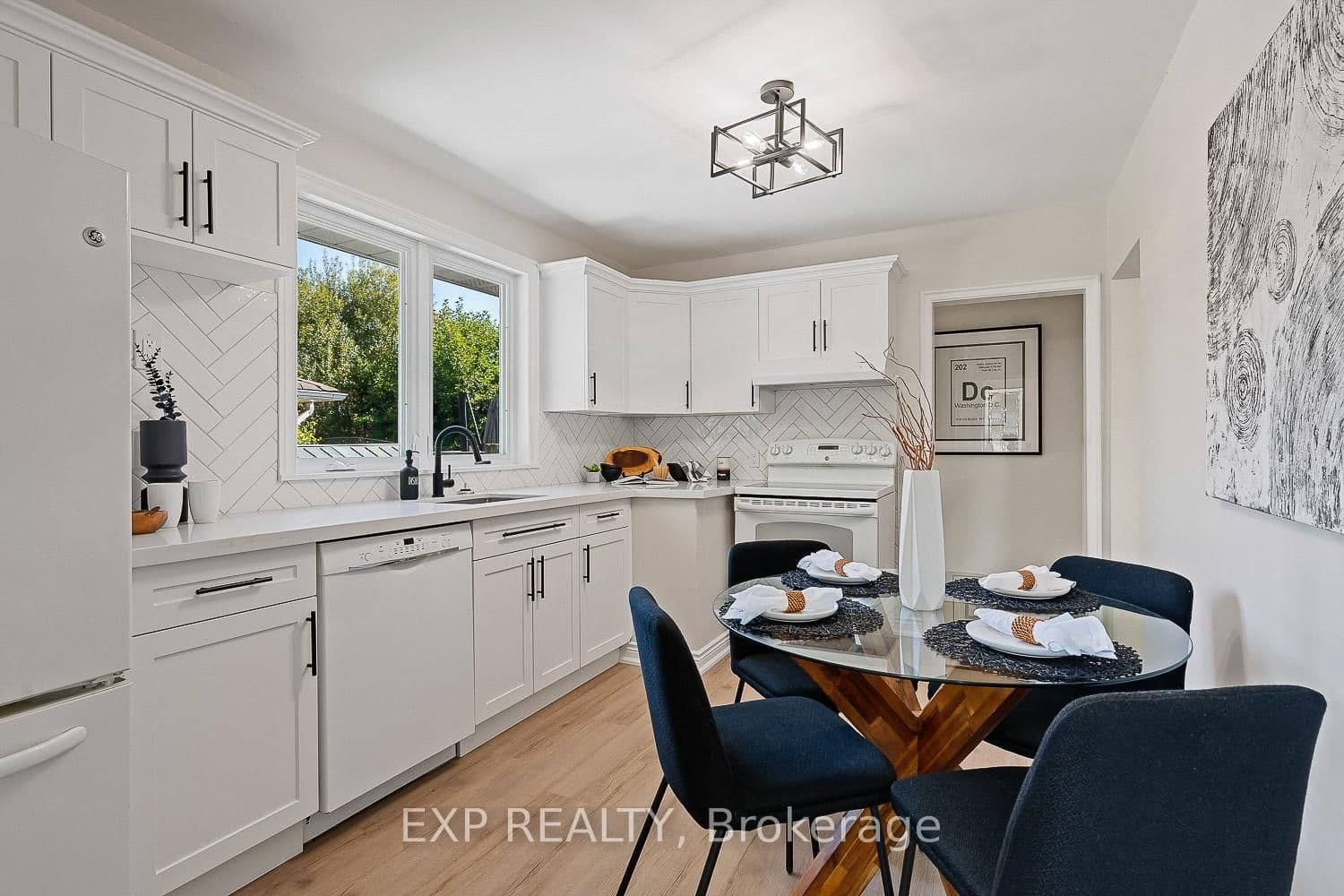 289 Ridgeway Ave, Oshawa - Photo 8 of 40