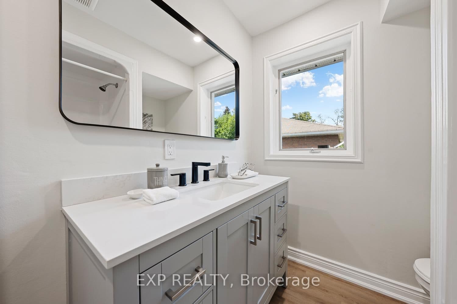 289 Ridgeway Ave, Oshawa - Photo 19 of 40